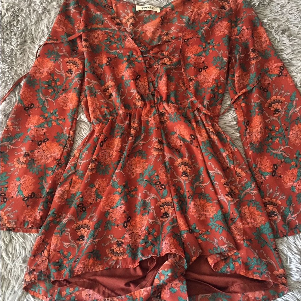 Cookies Clothing Womens Large Flare Sleeve Romper